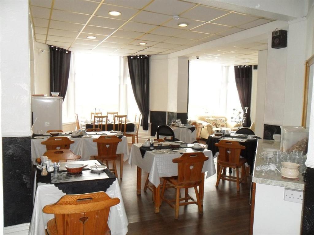 Hotel The Waterfront 2*