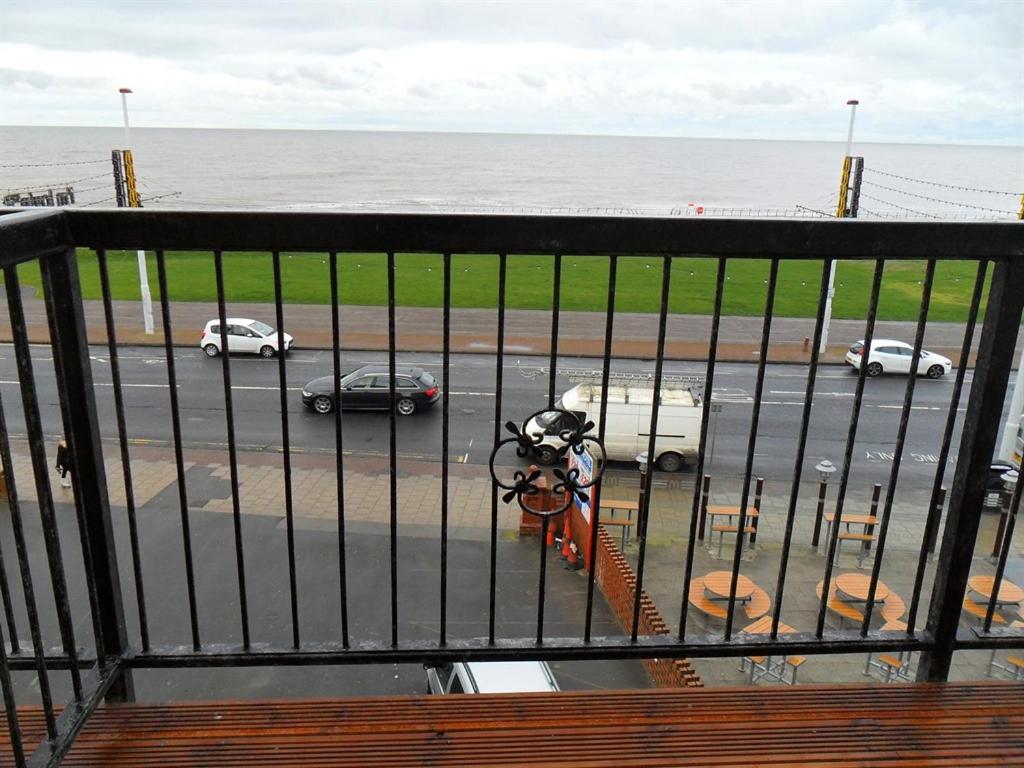 Hotel The Waterfront 2*